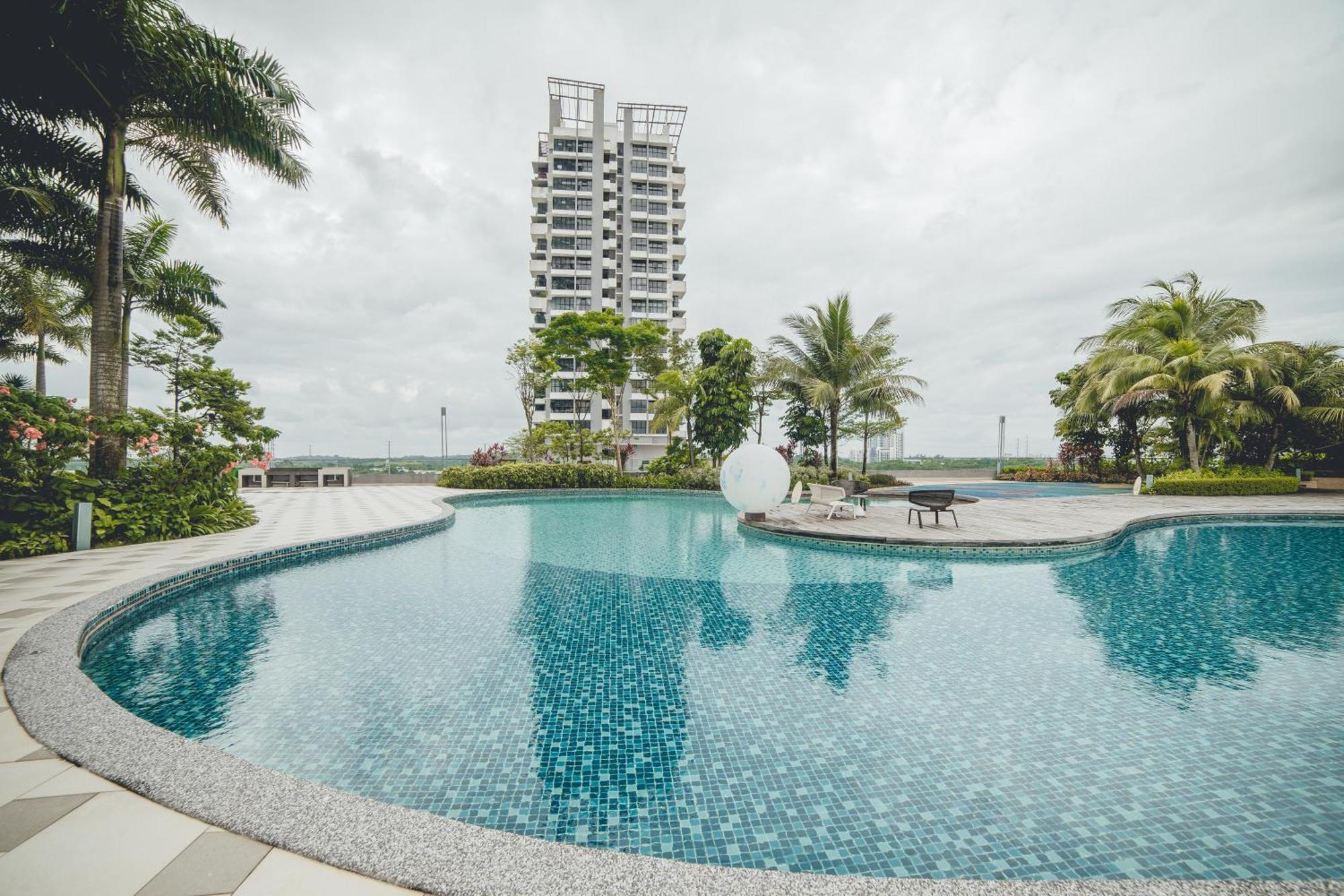 Macrolink Meadow 2br 4pax By Our * Johor Bahru